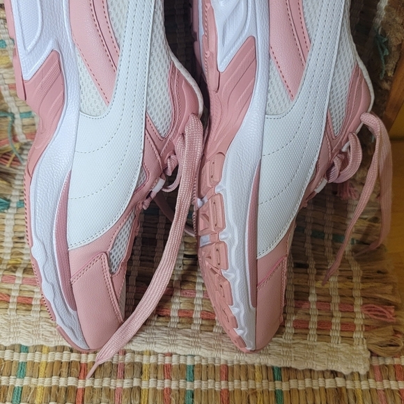 Puma axis shoes. Like new! - Picture 9 of 9
